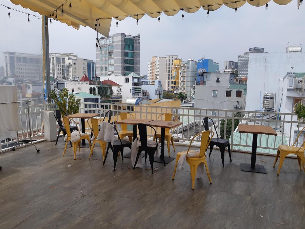 Yelo Hostel & Cafe Хошимін Екстер'єр фото
